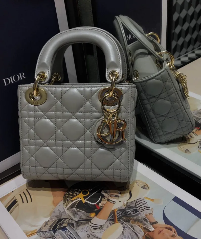 Classic size:17155cm Colour scheme: pearl grey