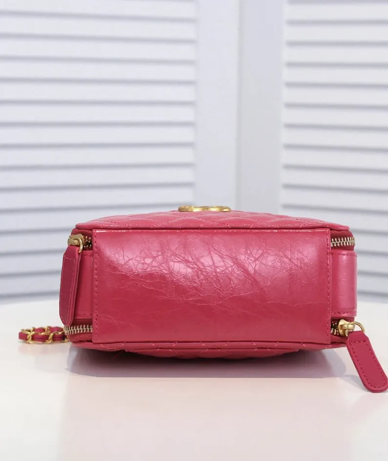 Chanel Size: Large 13.5*18.5x7.5cm Style Number: 9055