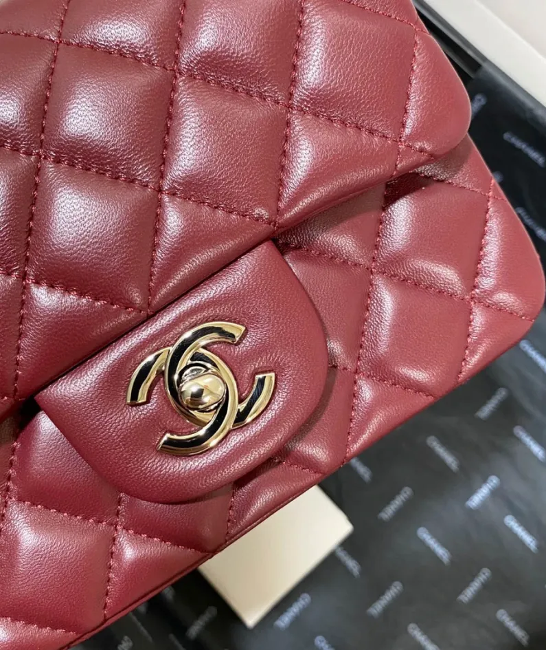Lambskin Model: 1115 Size: 17cm