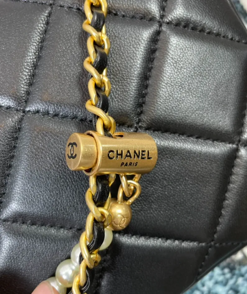 Chane•l Model: AS2857 Size: 12x17x6cm