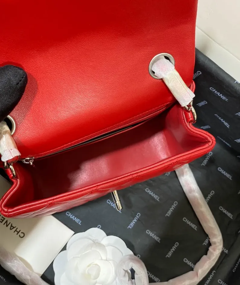 Lambskin Model: 1115 Size: 17cm