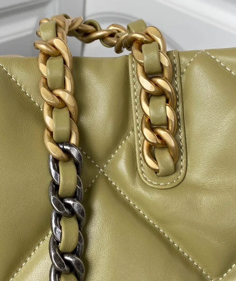 Lambskin Model: AS3519 Size: 30*37*10cm