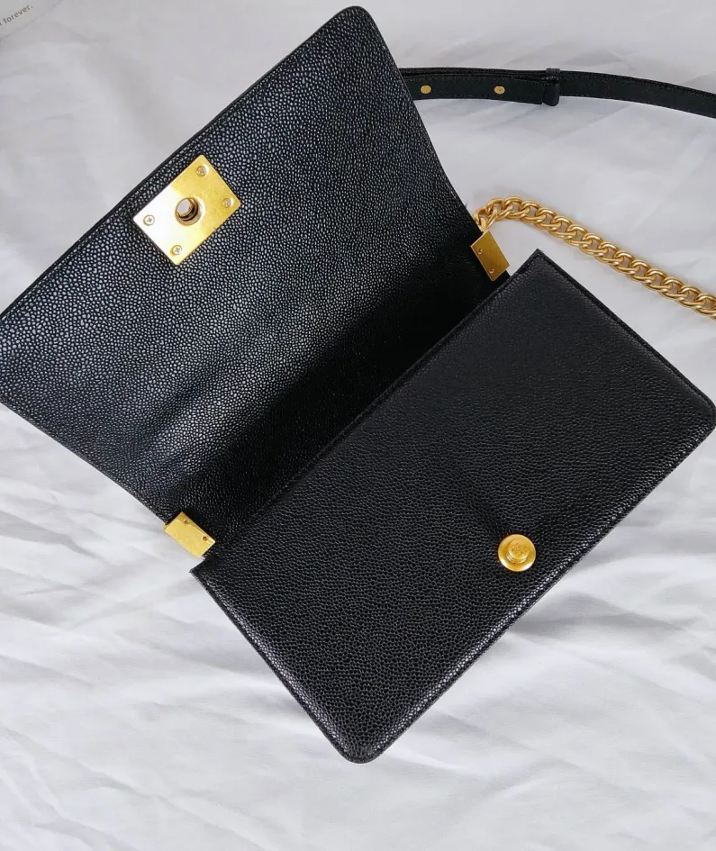 Lambskin Size: 25*16*9cm Style: 67086-1