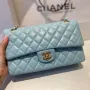 classic flap lambskin light gold buckle classic flap size:25cm