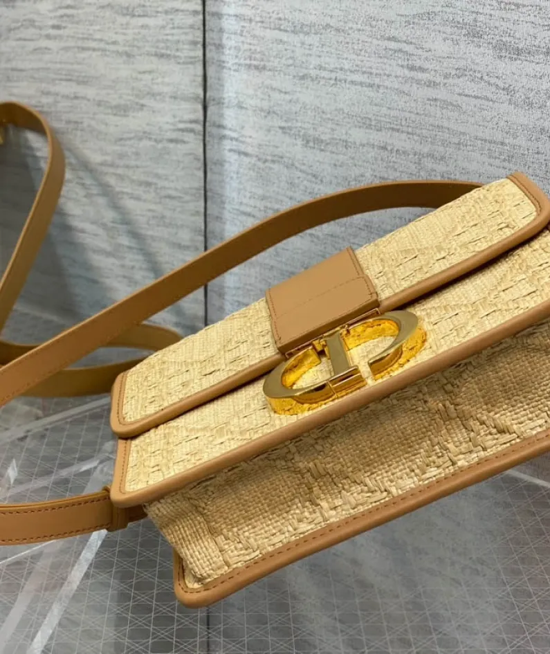 Montaigne 30 size:24*18*5cm