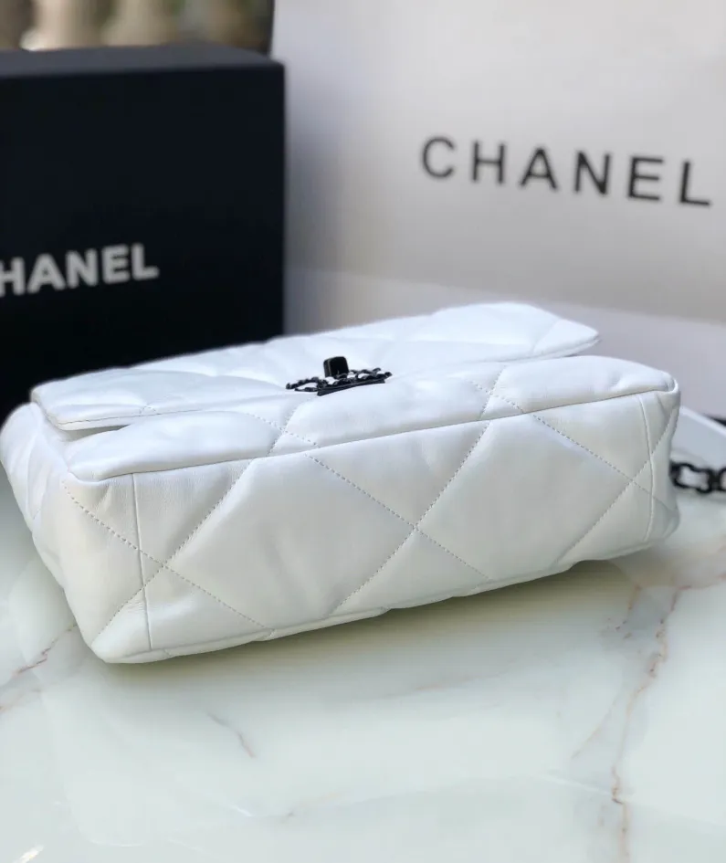 Chanel Model: S1161 Size: 30cm