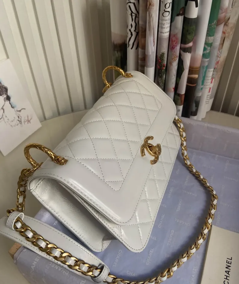 Chanel Vintage Hardware Model: AS2715 Size: 23cm