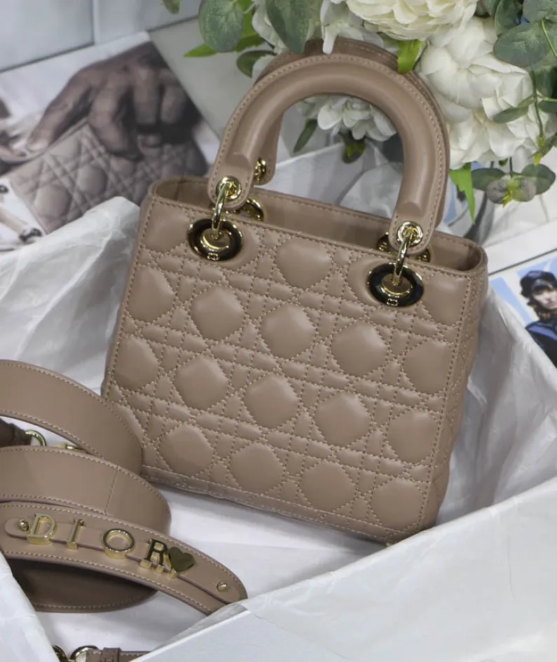 Size: 20x16.5x 8cm