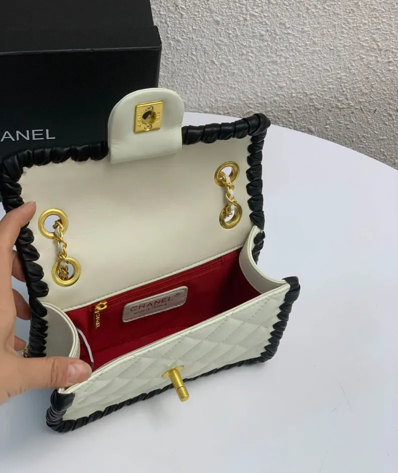 Lambskin Size: 19cm