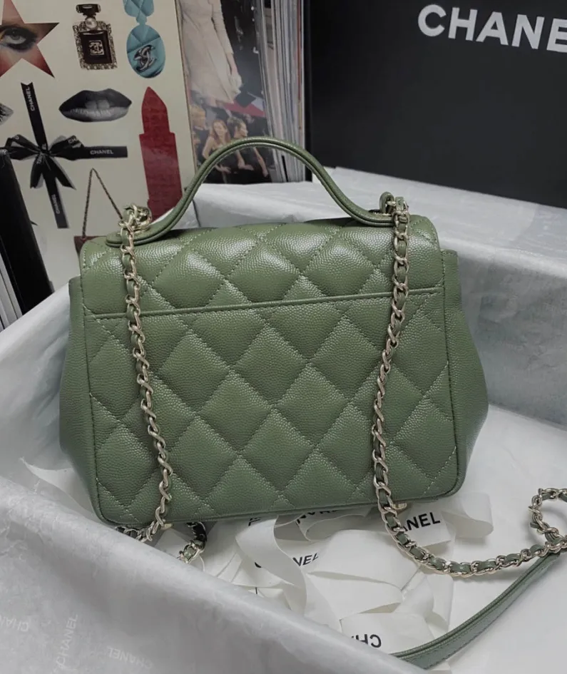 CHANEL Pearl Ball Size: 19x7x14cm No. 93749 Matcha Green