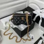 Exquisite and chic chain Size: 8.5*11*7cm