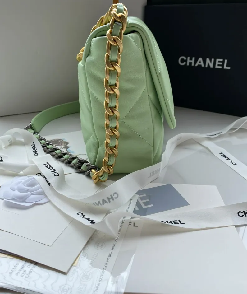Chanel Model: S1161 Size: 30cm