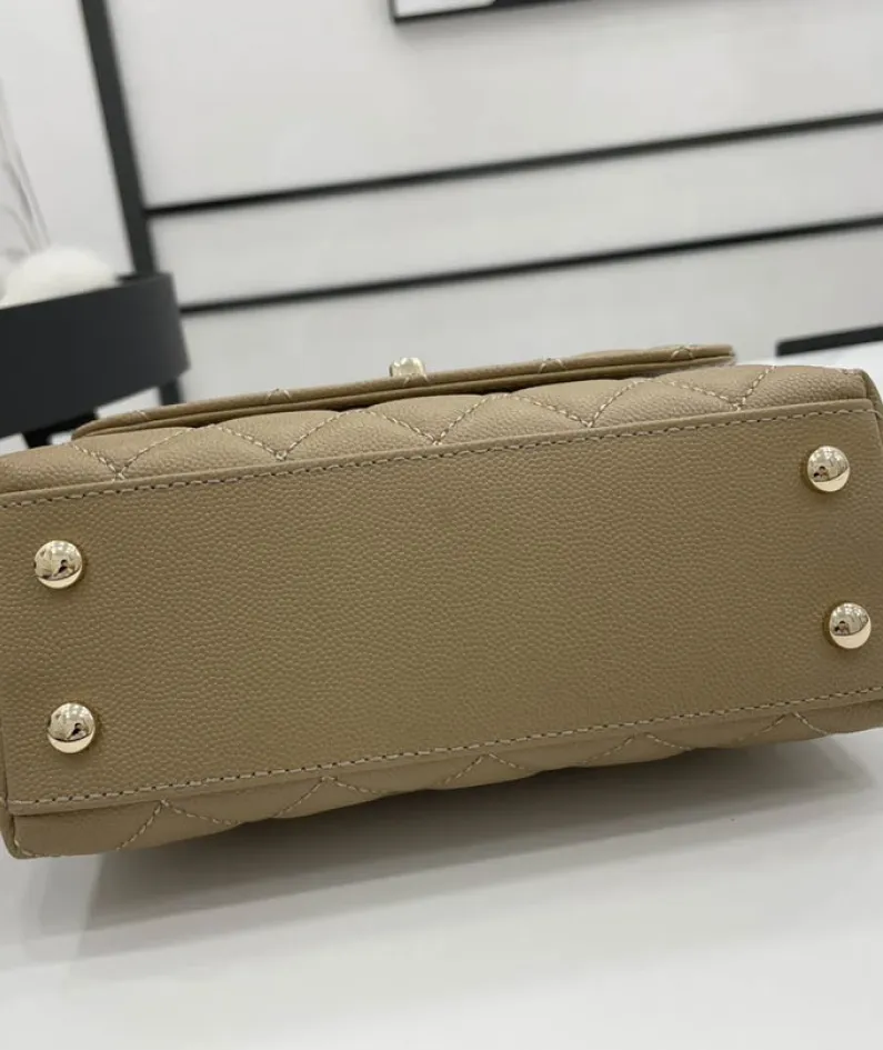 Chanel Size: 19cm/23cm/28cm Model Number: AS2215/92990/92991