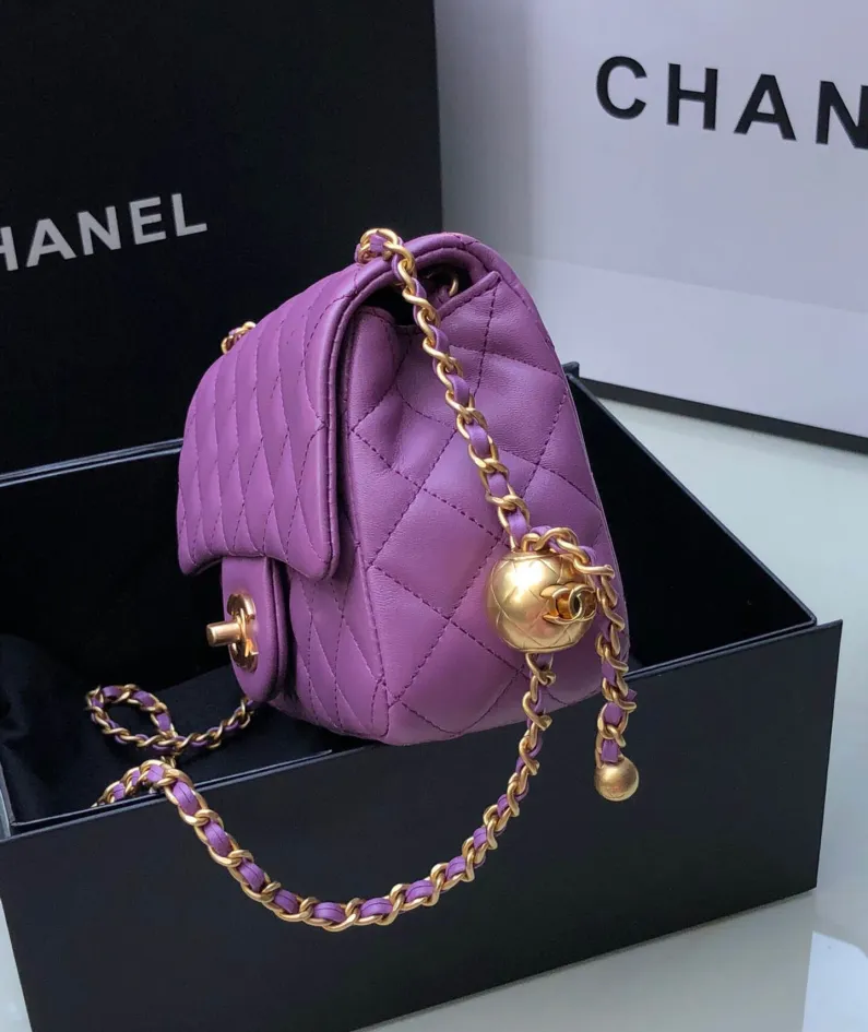 Chanel Model: S1160 Size: 26cm