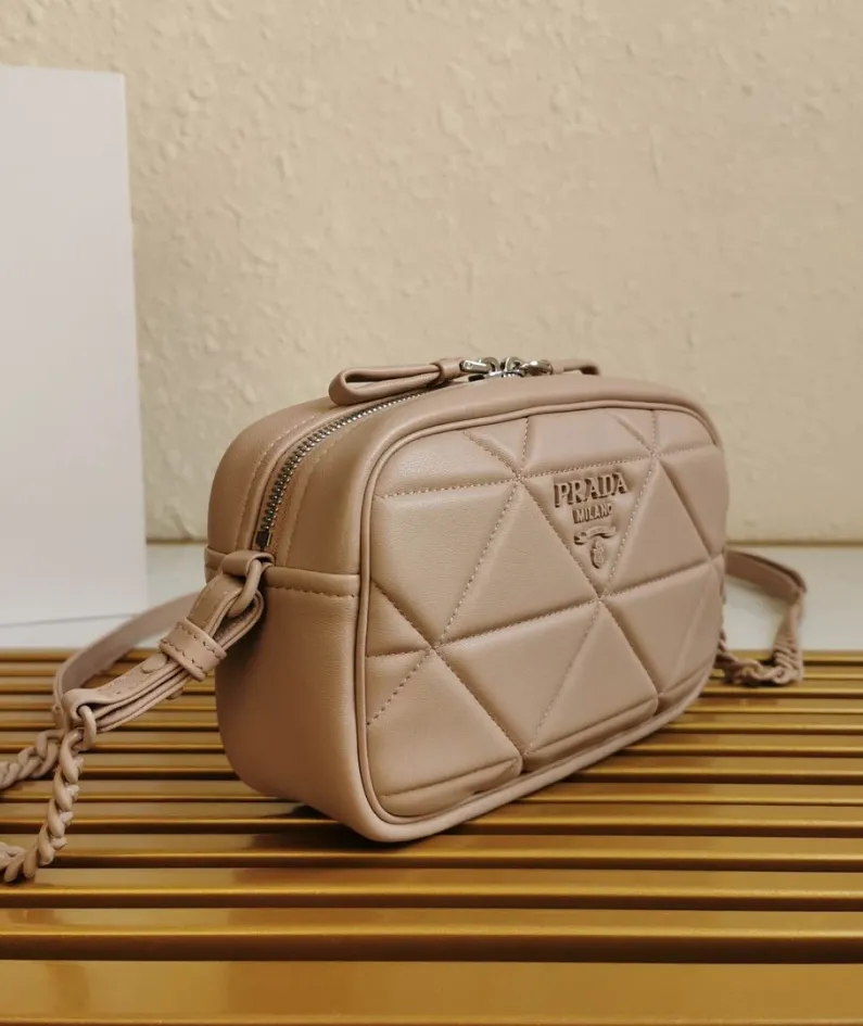Prada shoulder bag Size: 13.5x21cm 1BH141