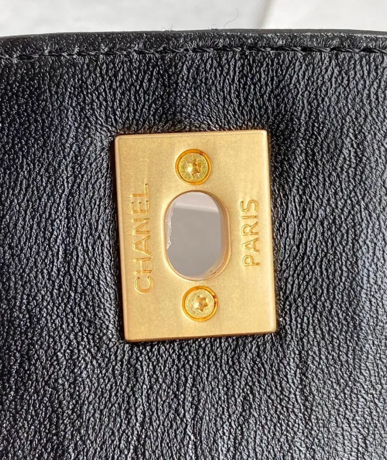 Lambskin Size: 22.5159.5cm Model AS2478