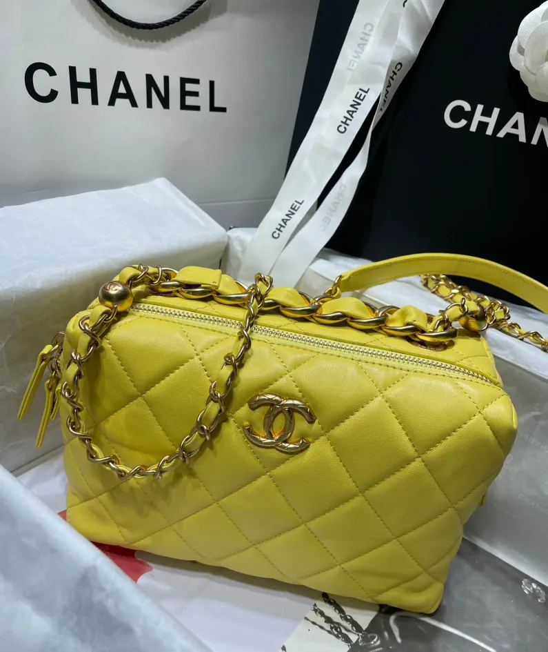Chanel shoulder bag size: 22*10*15