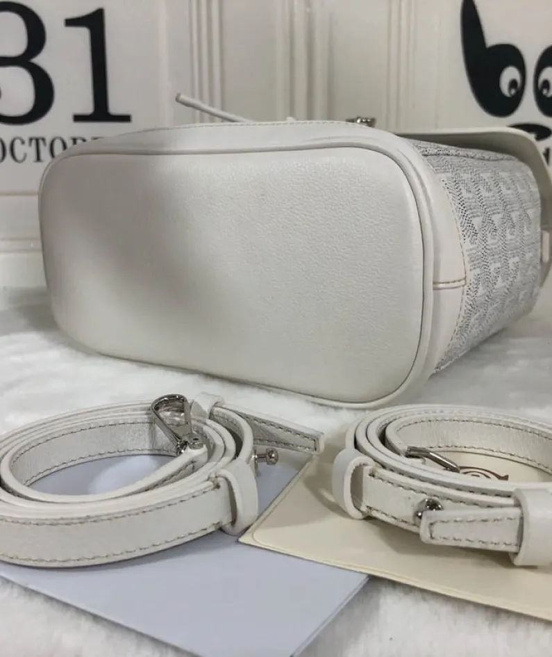 Goyard Size: 19*9*20cm