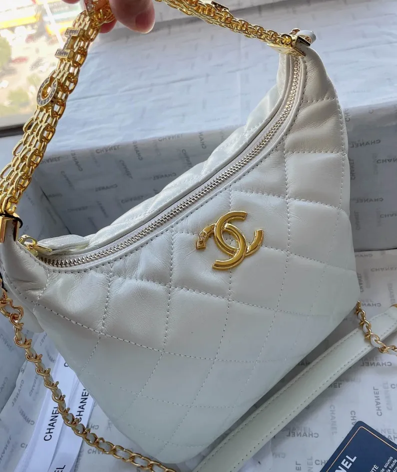 Chanel Style: 205 Size: 23x21cm