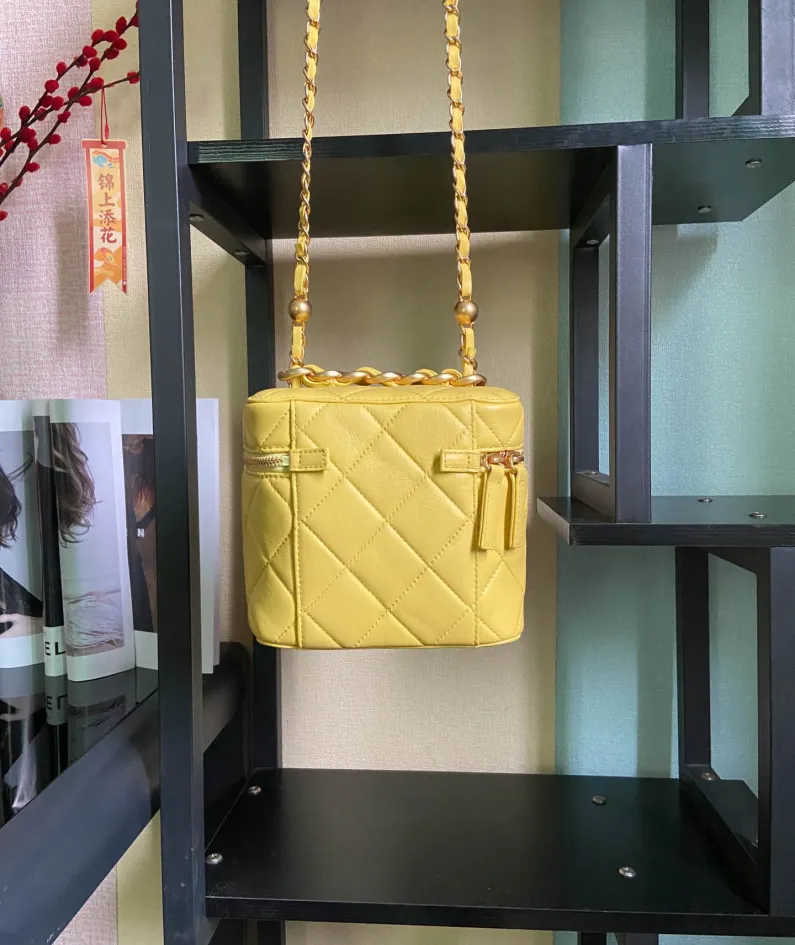 CHANEL size 16.5/16.5/15