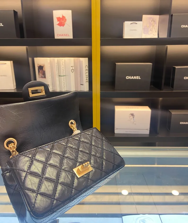 CHANEL size: 20cm