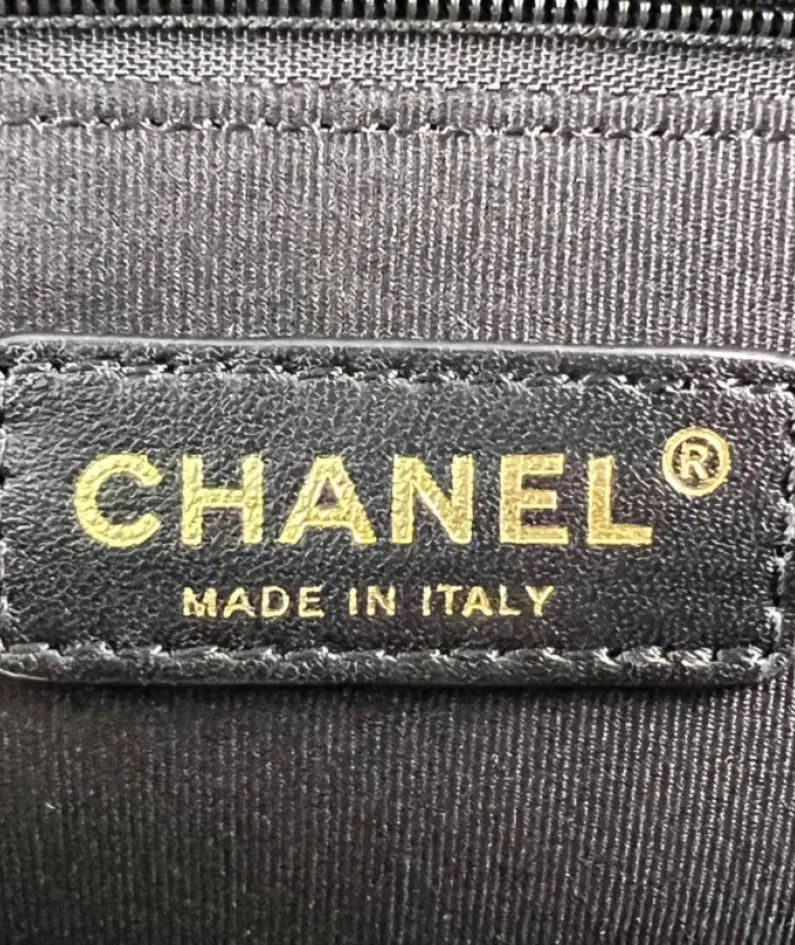 CHANEL Portable Briefcase Model: AS3529# Size: 30x22x7Cm