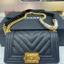 Gold Buckle Calfskin Size 20*12*7cm Model Number: 67085