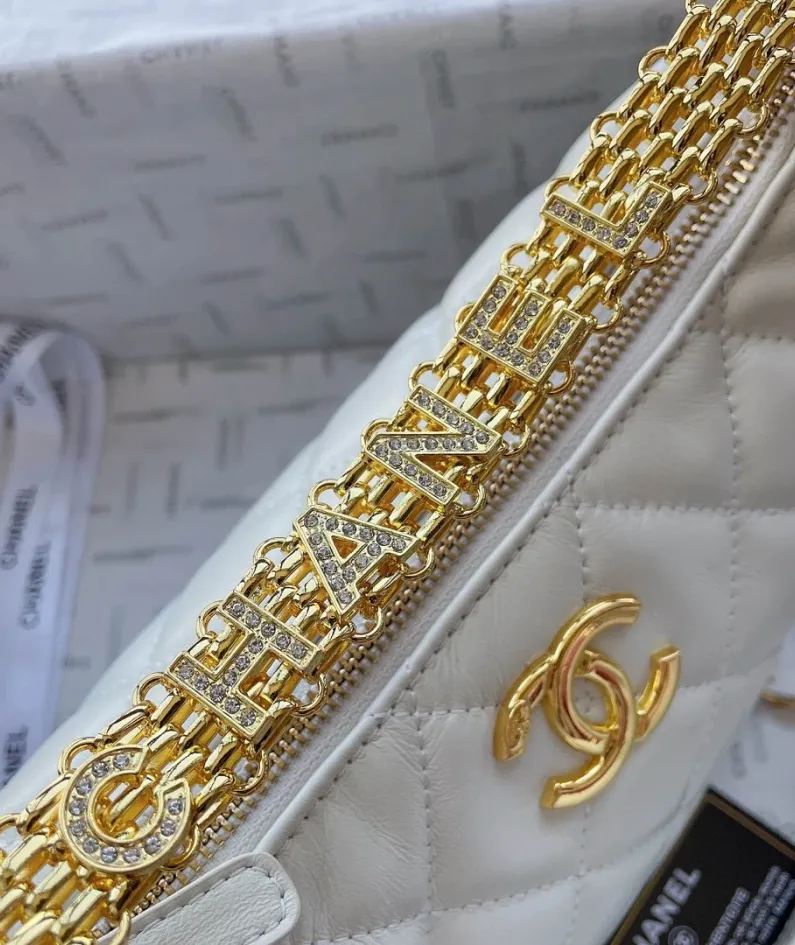 Chanel Style: 205 Size: 23x21cm