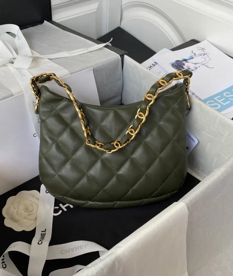 Size: 17.5X24X6cm