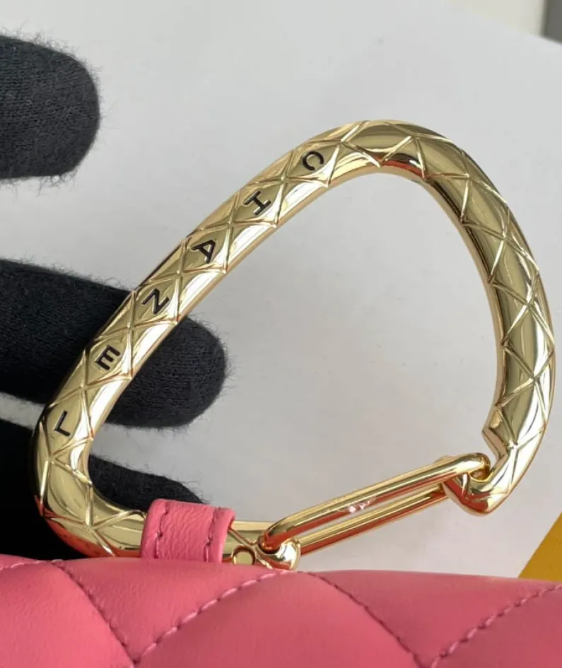 Lambskin Size: 9cmx11cmx3.8cm