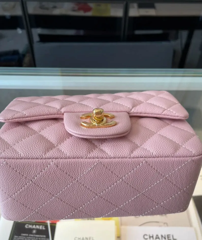 Light Silver Metal Bag Size: 17cm Ident No.: 01115