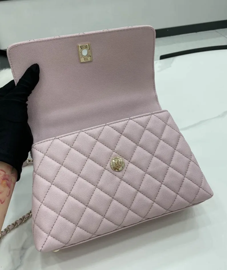 Chanel Size: 19cm/23cm/28cm Model Number: AS2215/92990/92991
