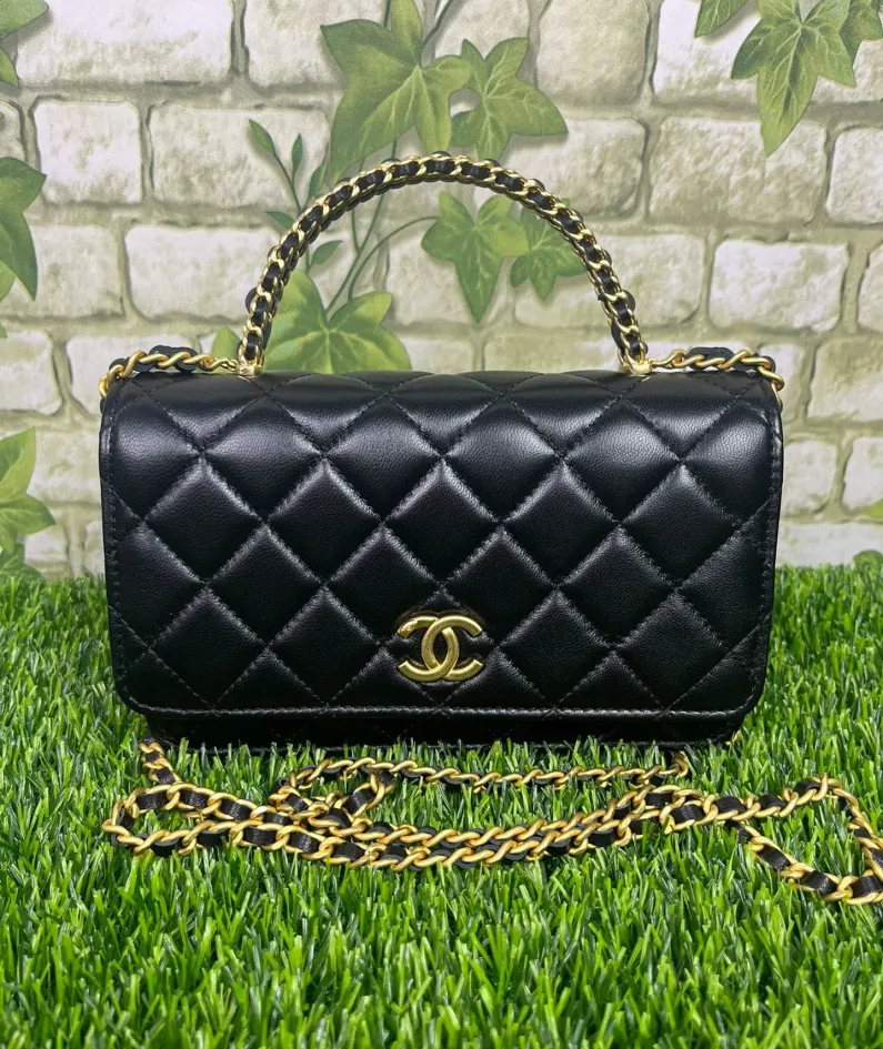 Chanel Stewardess Bag Size: 19cm Style: AP3009