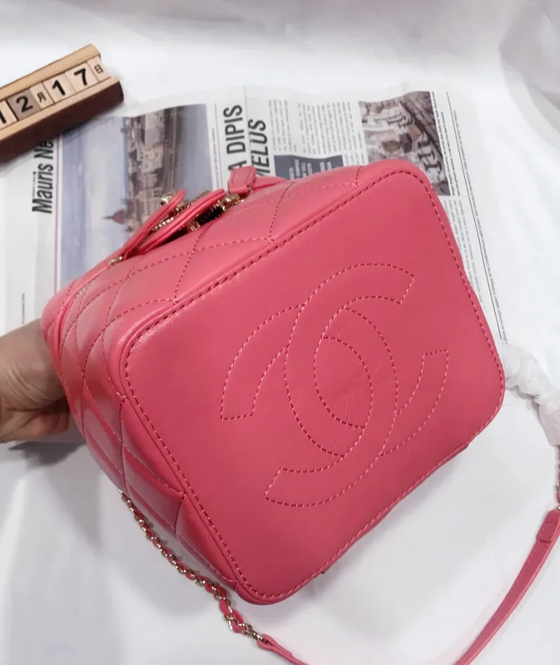 Chanel Plaid Size: 17*14*14