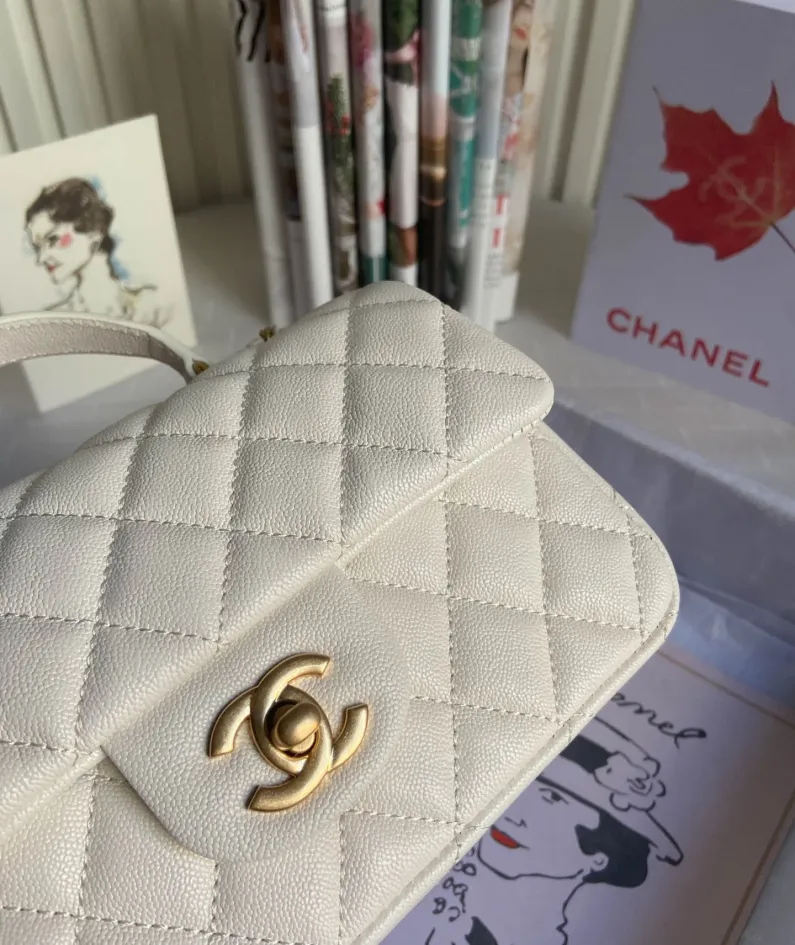 Handbag Size: 20x14x7 Model: AS243