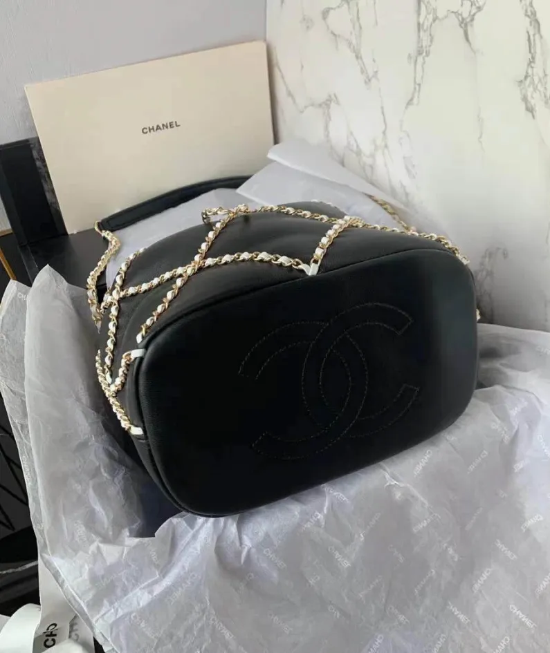 Chanel size: 21X23X13cm