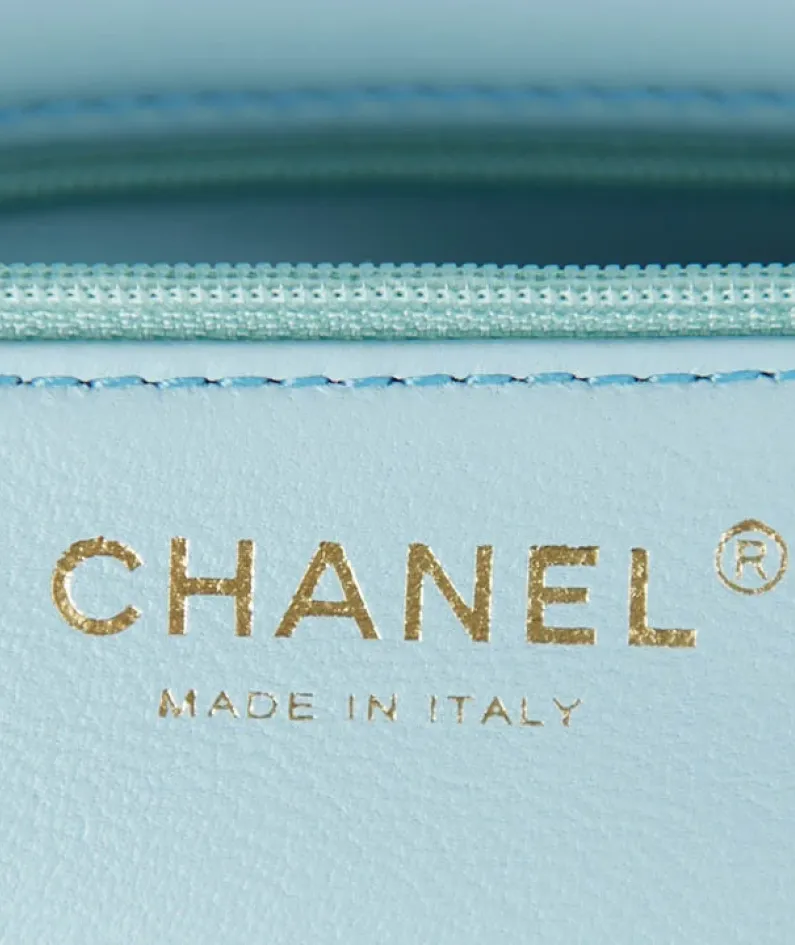 Chanel One Shoulder Crossbody Model Number: AS3114 Size: 16-22-7cm