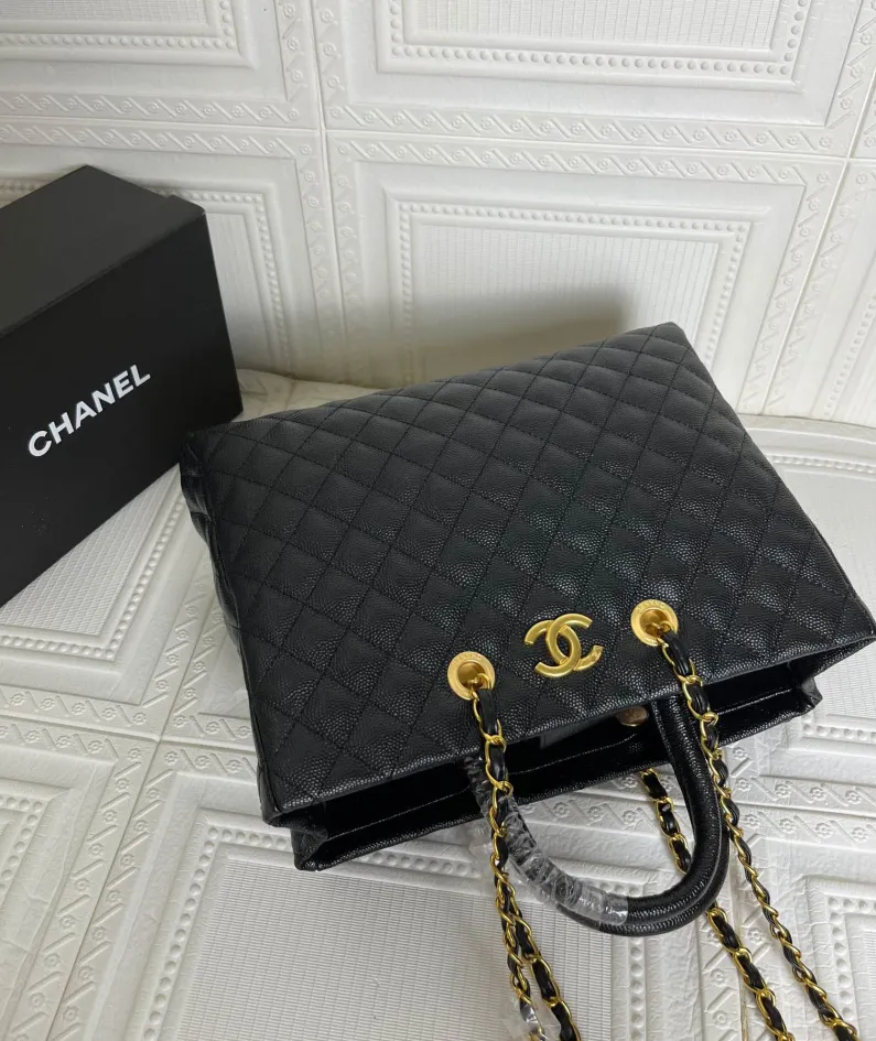 CHANEL palm pattern Size: 35*30*13 Style: 8007