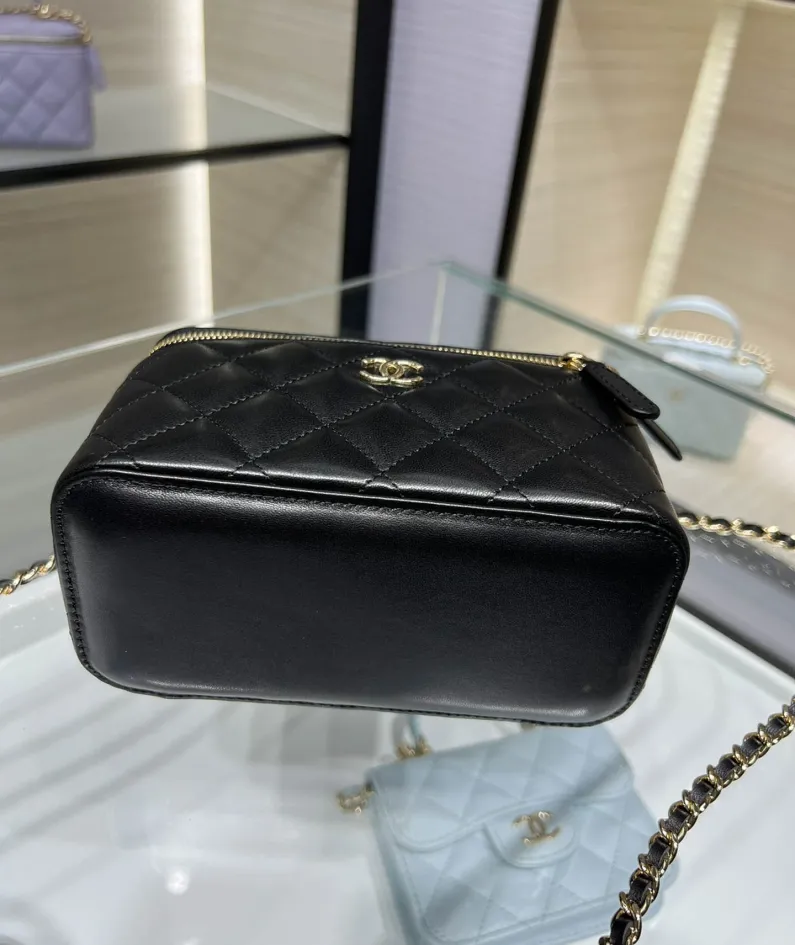 Hand Cosmetic Bag Model: AP2198 Size: 11*8.5*7cm