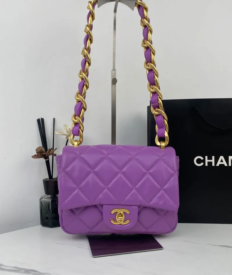 Large Gold Chain Underarm Bag Model Number: As3214