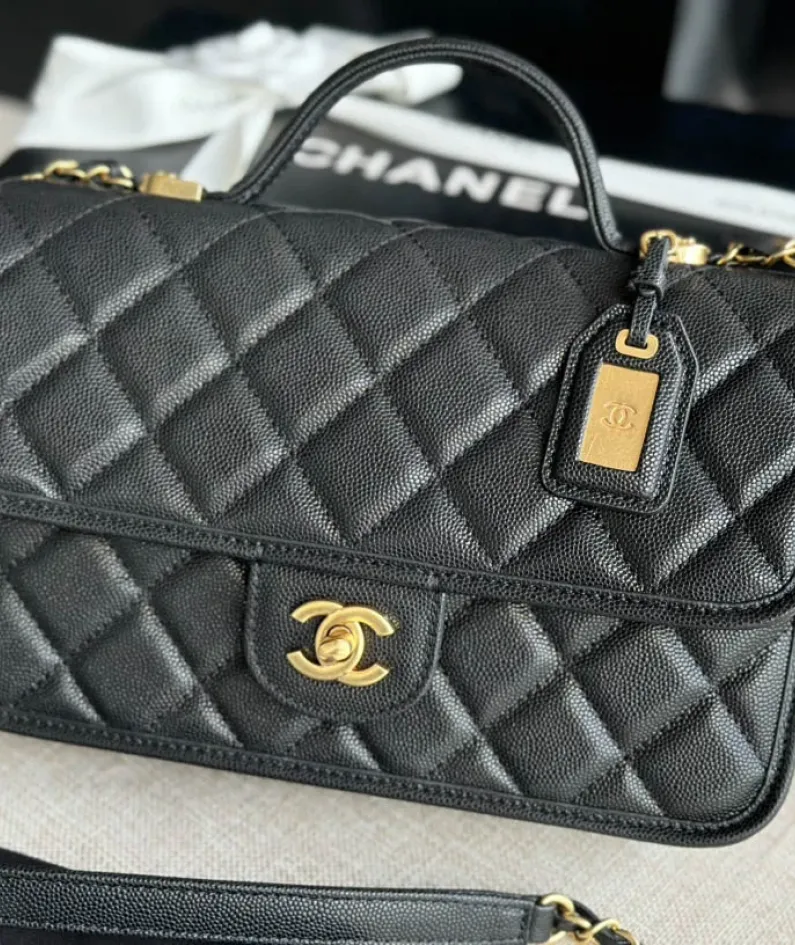 CHANEL Tofu Bun Model AS3653# Size: 25 X21.5 X7 cm 3652# 17 X20.5 X6 cm