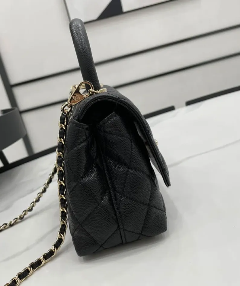 Chanel Size: 19cm*23cm*28cm Model: AS2215/92990/92991