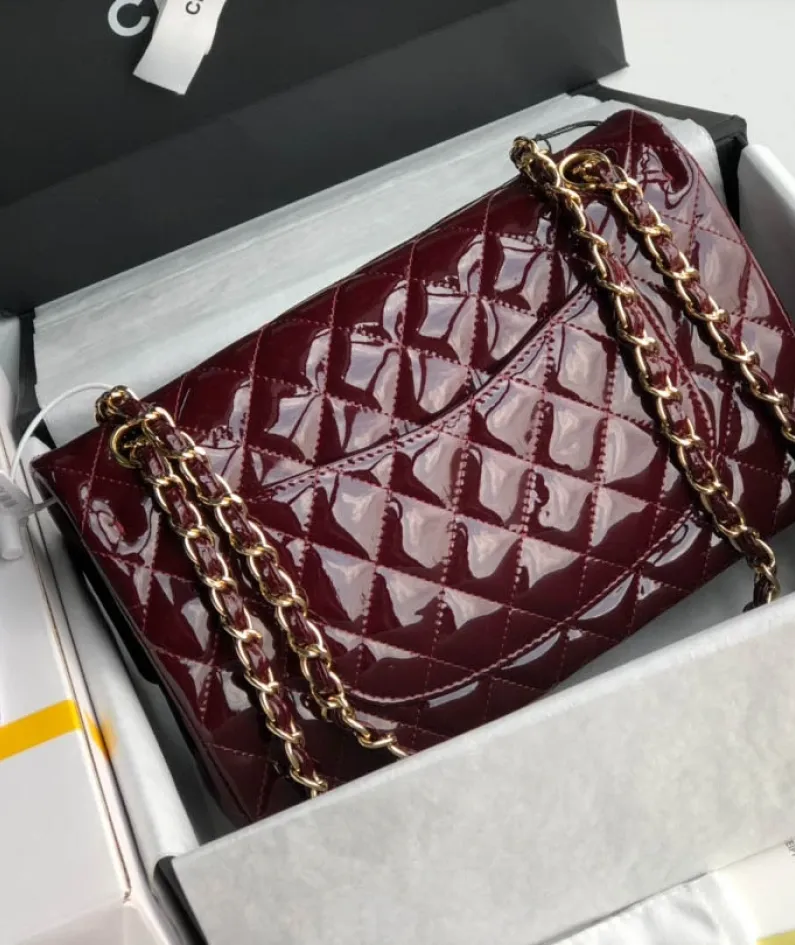 Chanel Patent Leather Pouch Model: 1116 size: 20cm