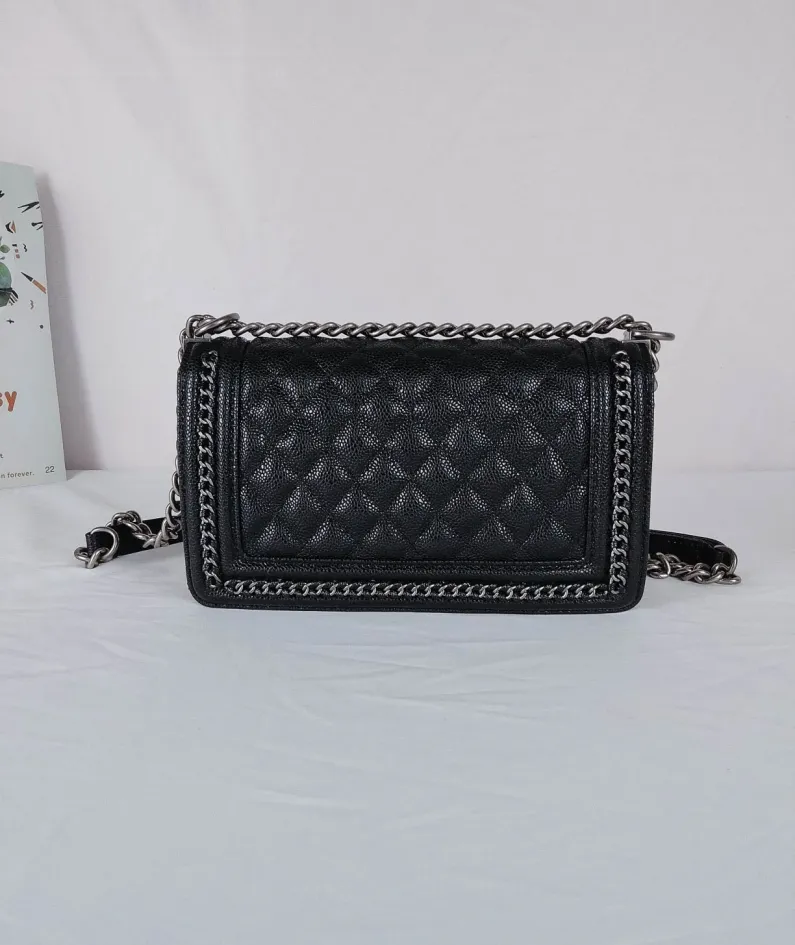 Lambskin Size: 25*16*9cm Style: 67086-2