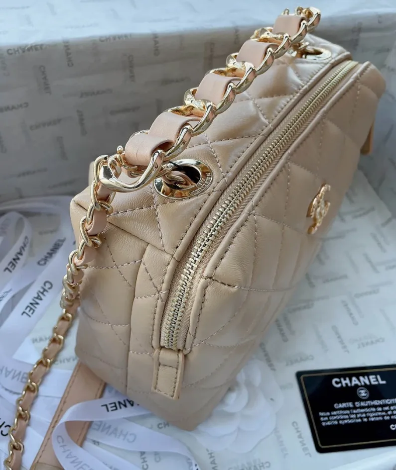 Chanel Size 23x15cm Style: 1015