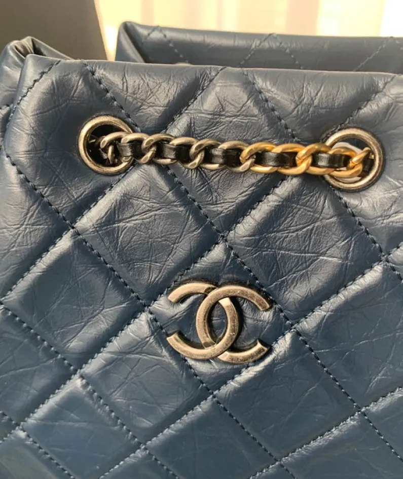 CHANEL Wandering Backpack Model: 94485#: Size 20X7X23CM