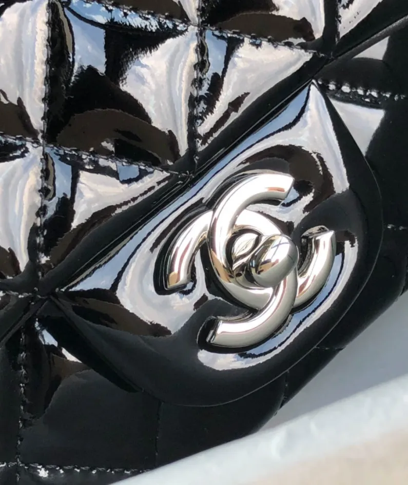 Chanel Patent Leather Pouch Model: 1116 size: 20cm
