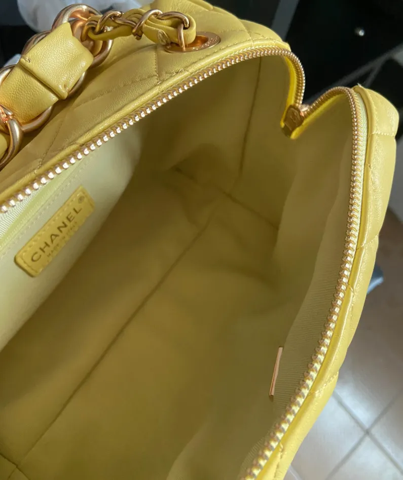 CHANEL Size: 22*10*15