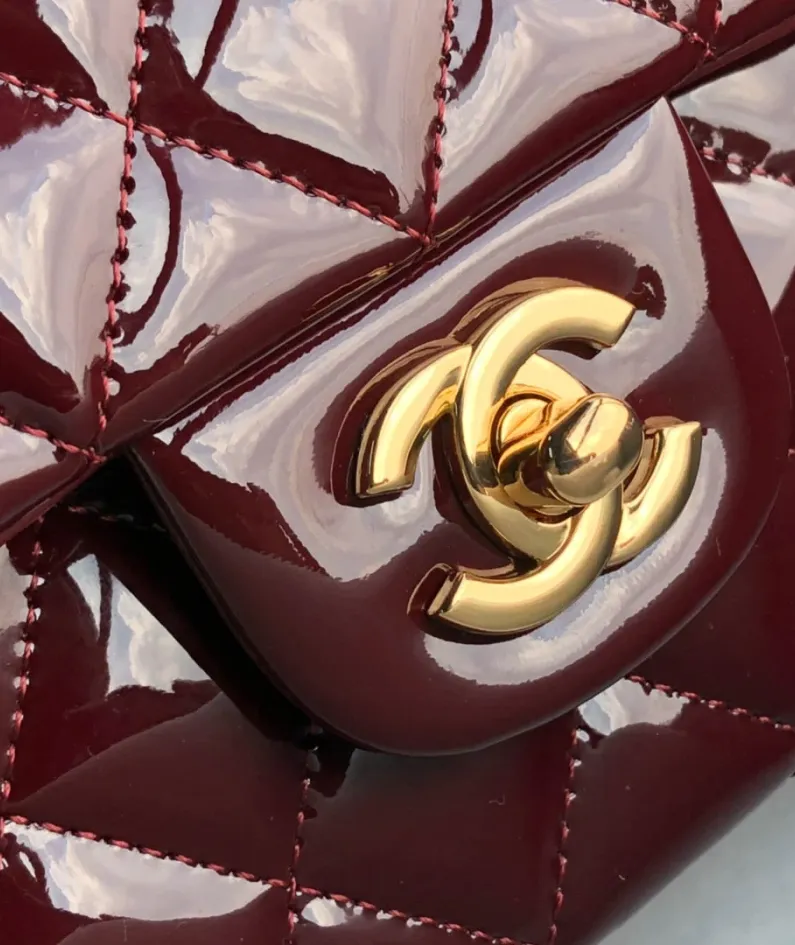 Chanel Patent Leather Pouch Model: 1116 size: 20cm