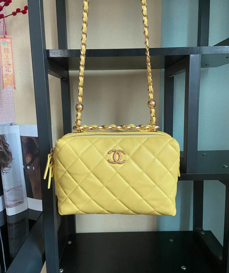 CHANEL Size: 22*10*15